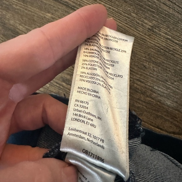 Pilcro High-Rise Pull-On Retro Flare Jean size 26 TALL - Picture 9 of 9